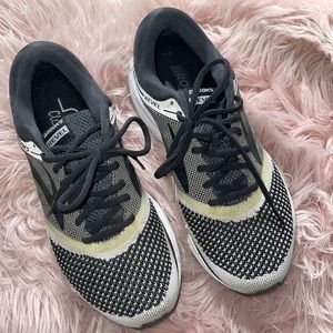 Women’s Brooks shoes
